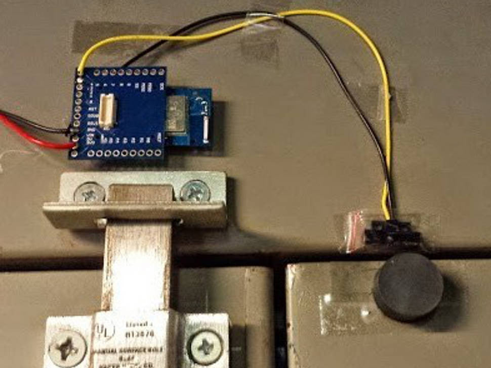 TinyDuino WiFi Door Sensor
